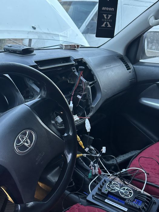 Установка автомагнитол,