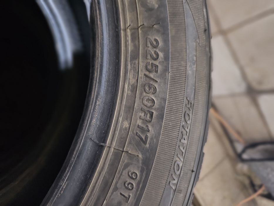 Продам шины зимние шипованые 225/60/17
