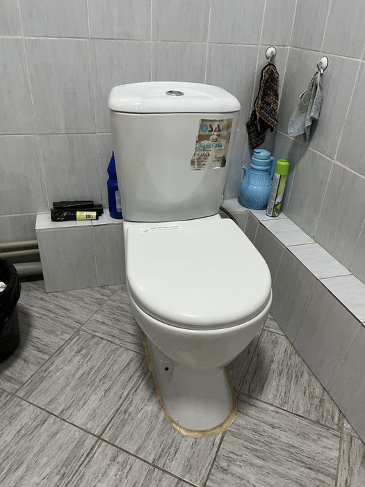Продаю унитаз в хорошем состояние