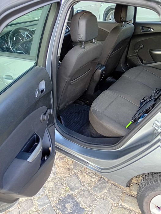 Vând Opel Astra j 1,4 benzină cu GPL