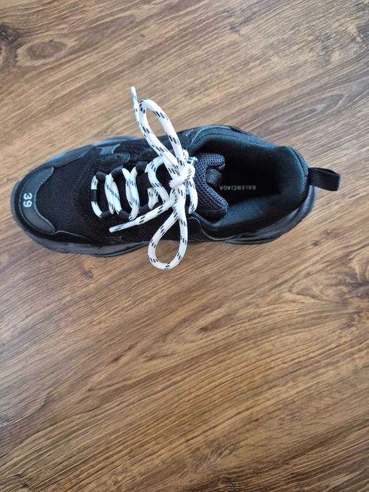 Vând adidași Balenciaga noi, nepurtati.