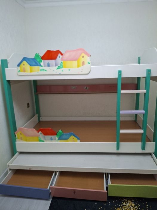 Кровать двуярусная