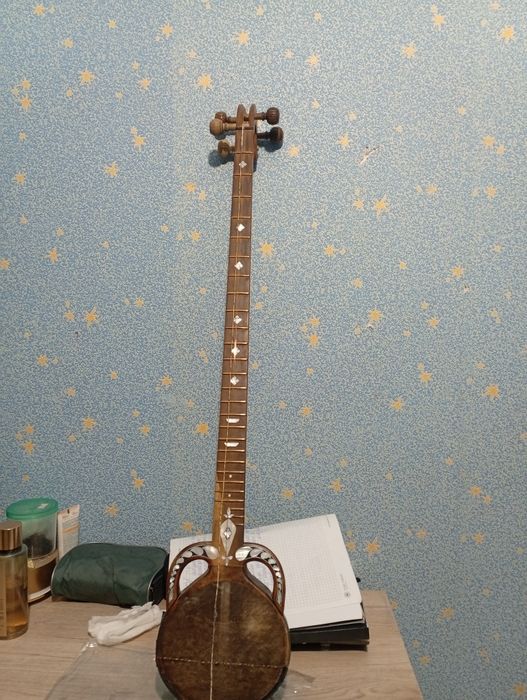 Rubob qashqar.  Rubob