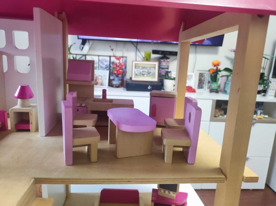 Дървена къща за кукли+мебели