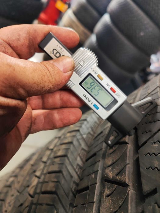 4бр.всесезонни гуми 235/60/18 Continental