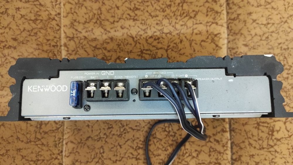Автомобильный усилитель звука kenwood - 250W