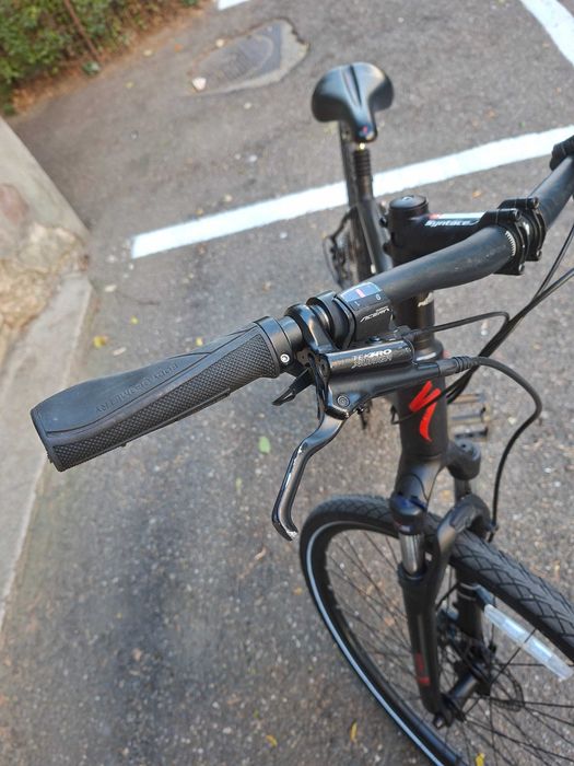 vand bicicleta Specialized, cadru marimea L, roti pe 28