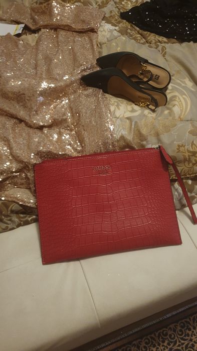 Уригинален клъч GUESS от Милано. Луи Вютон нова.