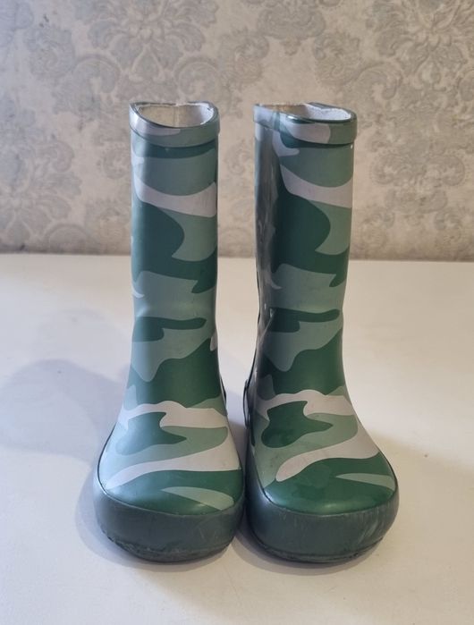 Продам резиновые сапожки 25 размер Дания