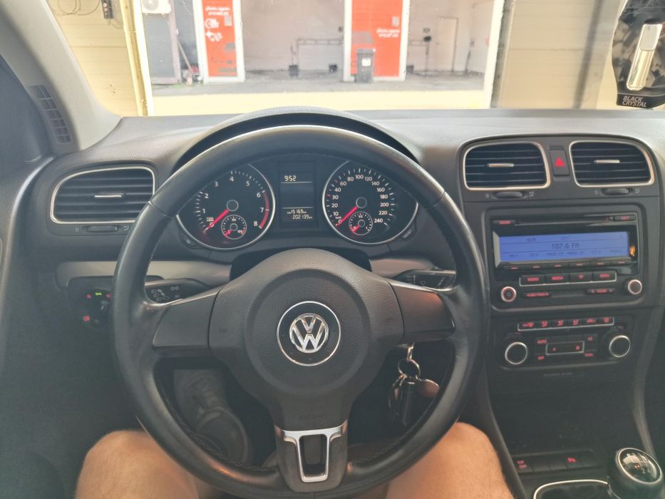 VOLKSWAGEN Golf 2010 — imagine 4