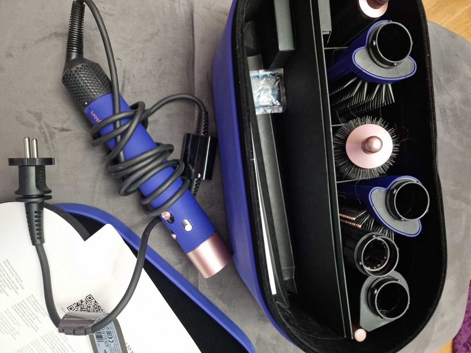 Dyson уред за коса