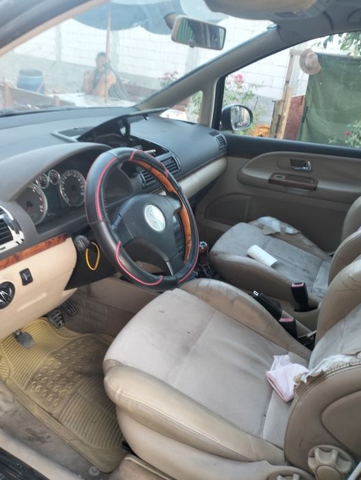 VOLKSWAGEN Sharan