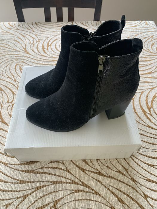 Ghetute cu sclipici BonPrix nr.39 purtate 1 data