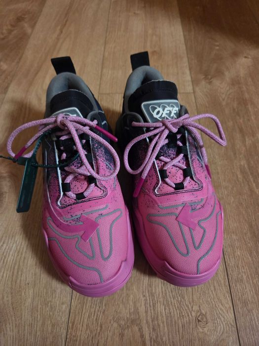 Adidasi off white odsy 1000