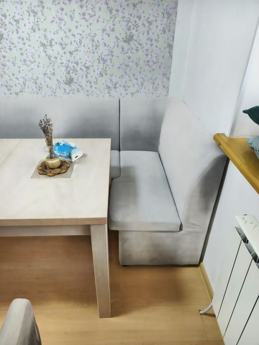 Продам угловой диванчик на кухню
