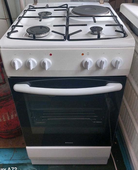Продаеться плита HANSA