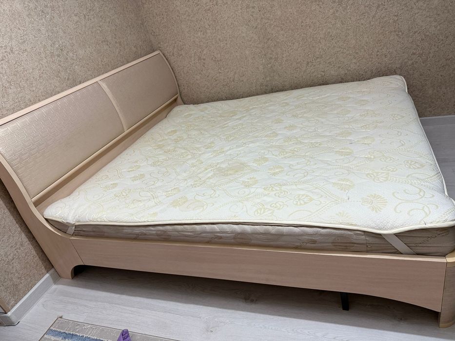 Спальная кровать