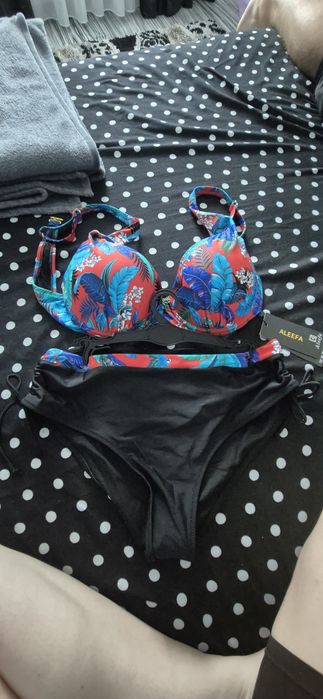 Costum de baie dama ,nou, din 2 piese,marimea 50 ,4 XL