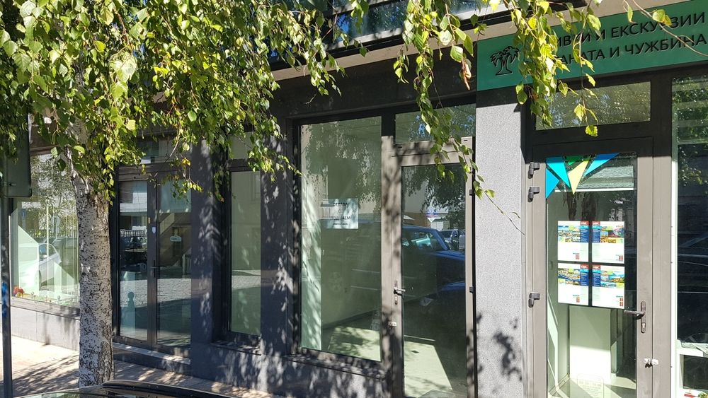 Помещение 60кв.м под наем Бургас главна улица