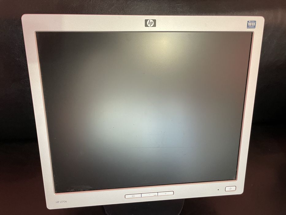 Продавам HP монитор