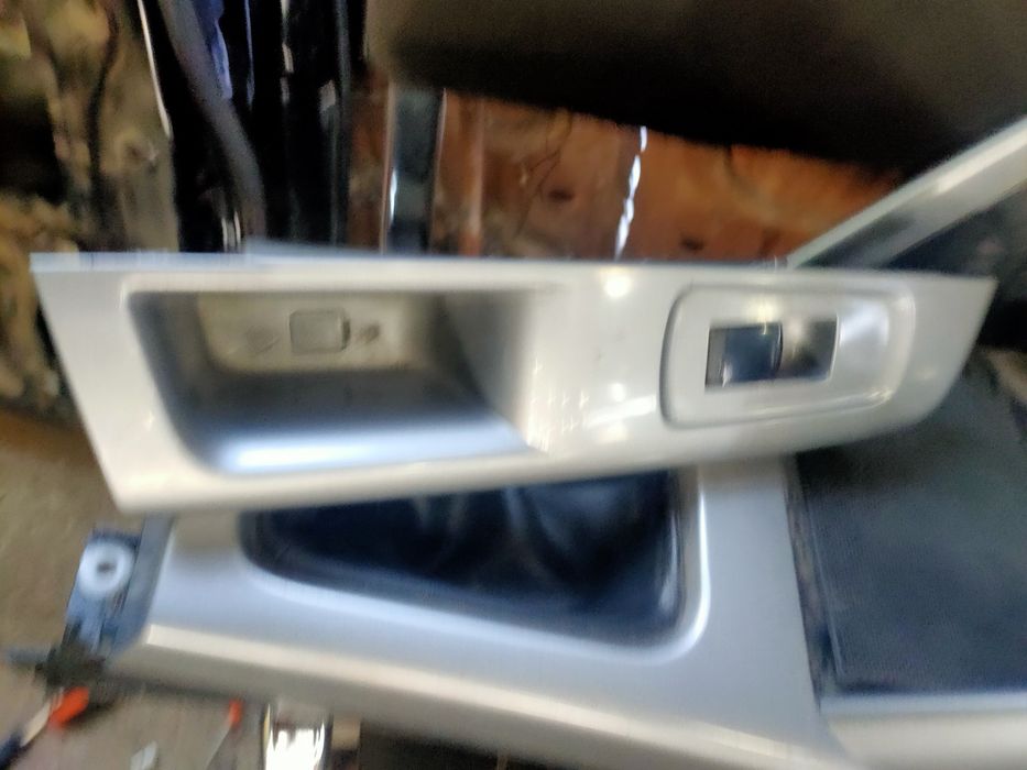 Пластик по салону Субару Форестер 3