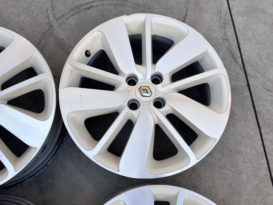 4бр ал Renault Clio 4. 17цола оригинални