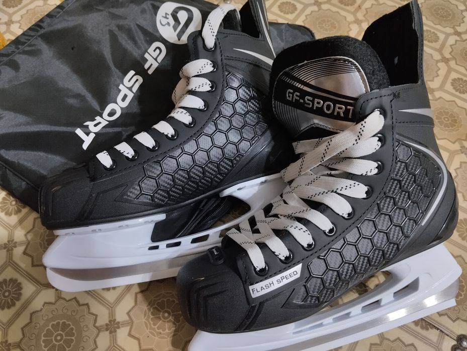 Продам новые коньки