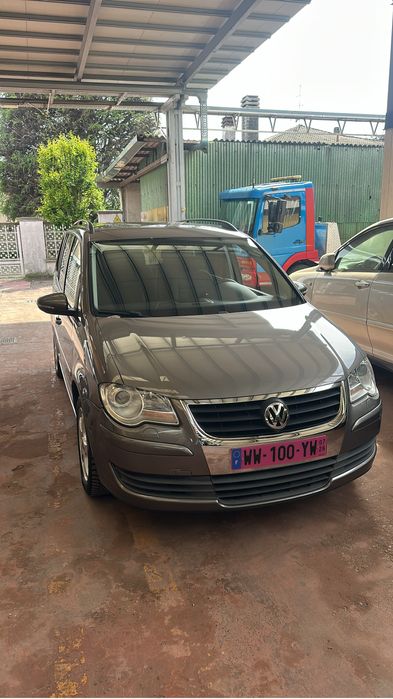 Vând volkswagen turan 2010