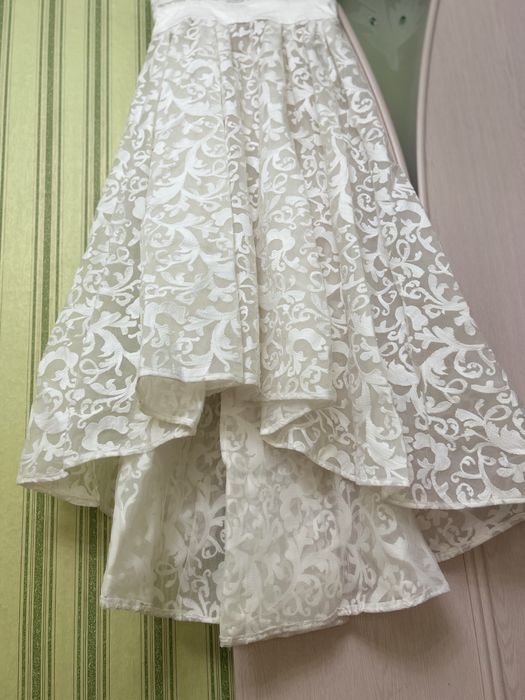 Платье белое красивая