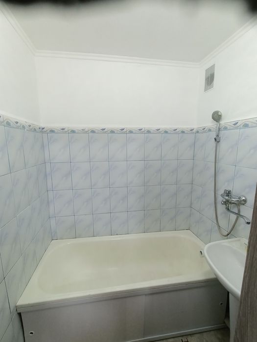 Срочно продам 2 комн кв, нов план, центр