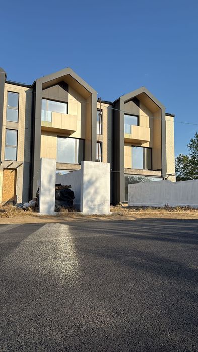 Casa 220 mp De vanzare soseaua Cernica 100