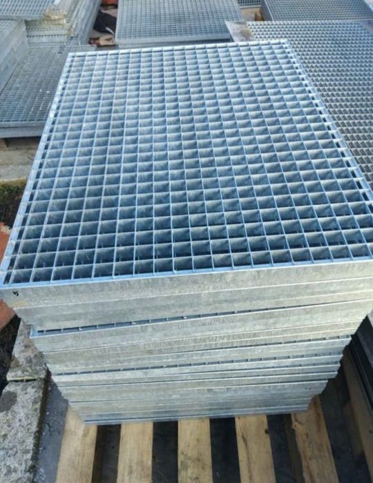 Trepte zincate galvanizate