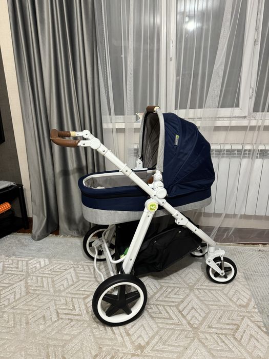 Коляска 3 в 1 автокресло ,люлька