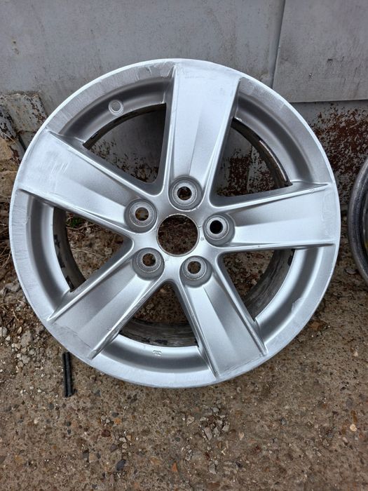 Продам оригинальные диски R16 5/114.3