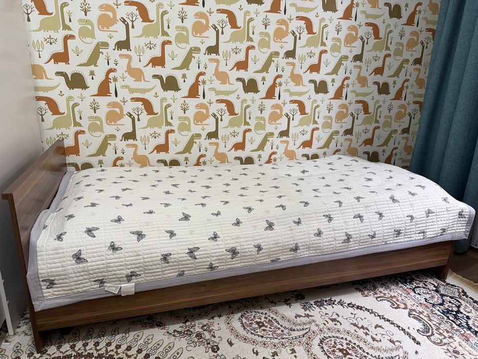 Односпальная кровать в отличном состоянии (дерево/ЛДСП)