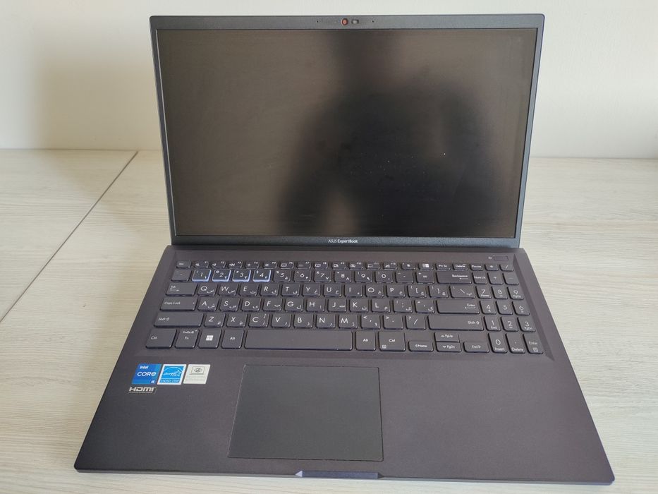 ASUS Expertbook holati ideal