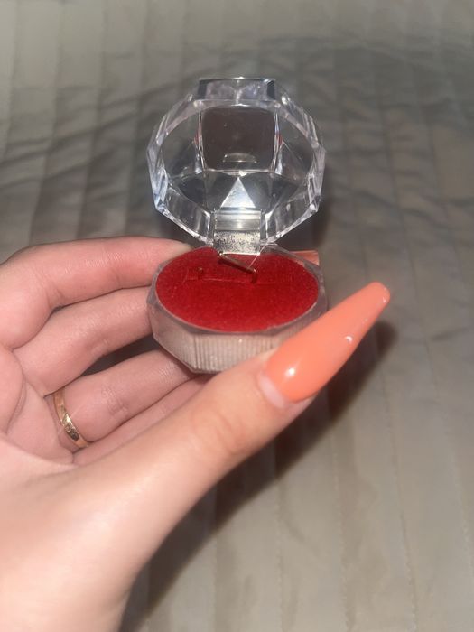 Pierce de nas din zirconiu