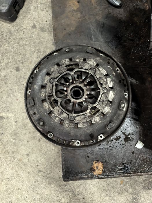 Демпферен маховик/демпфер/Маховик за Nissan Xtrail, Qashqai 1.6dci