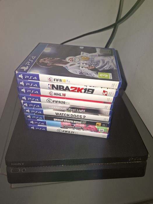 PlayStation 4 slim