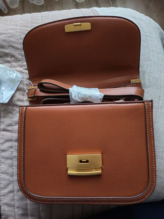 НОВА кожена чанта през рамо RESERVED