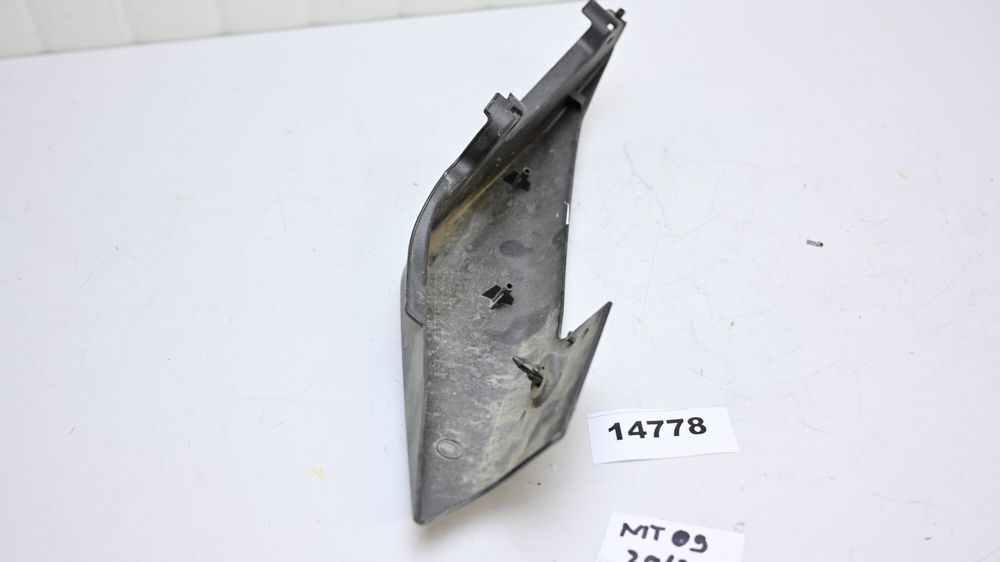 Carena Codita Spate Dreapta Yamaha MT09 2014 - 2016