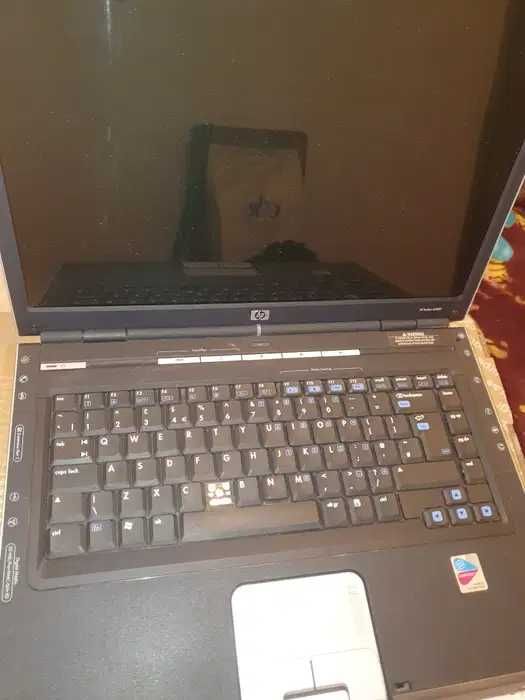 vechi Laptop celeron 2Gb ram windows, pentru scoala acasa