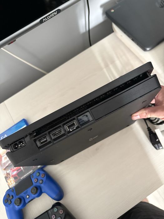 Playstation 4 Slim+2 Controllere+The Crew 2