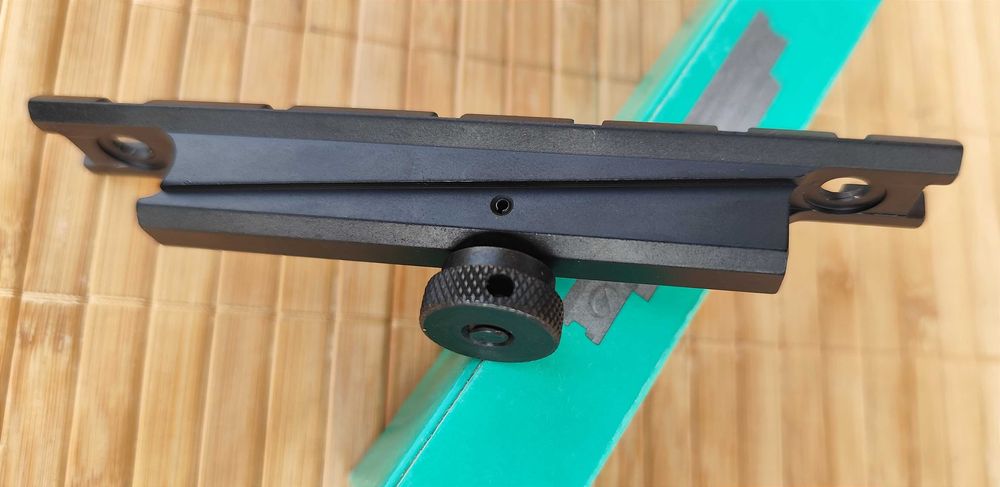 Пикатини релса за монтаж върху дръжка на М4/М16