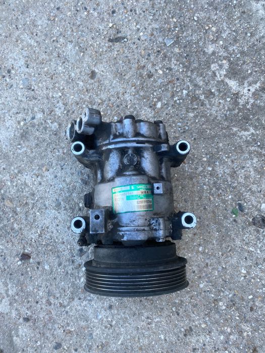 Compresor AC Renault Megane 1.5 dci cod:8200315744