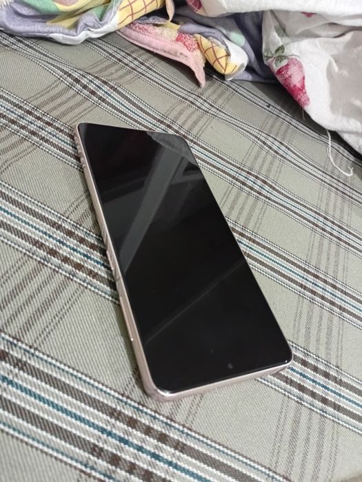 Samsung s21 8/128 идеал