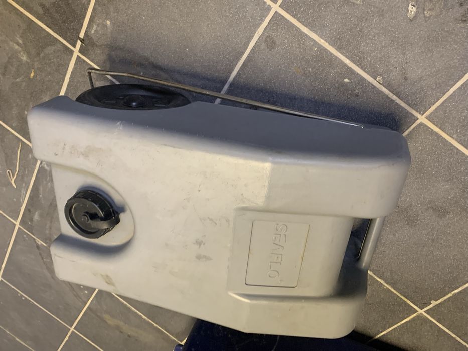 Decantoare apa potabila si reziduala rulota