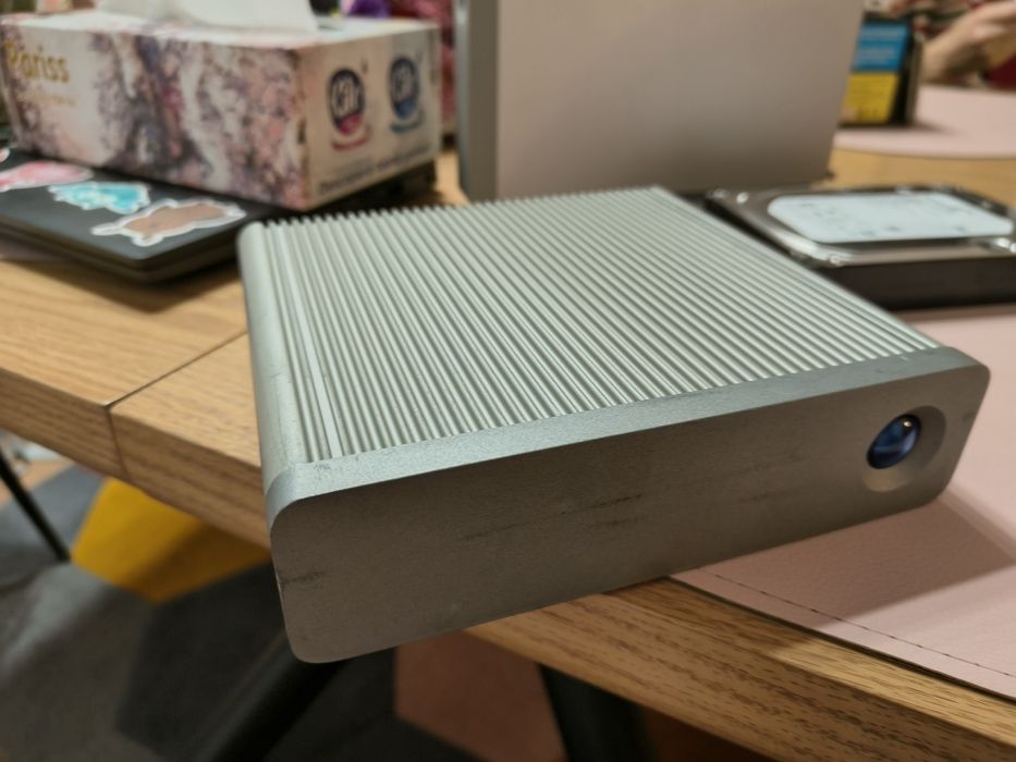 Case hdd extern Lacie d2 quadra v3c fara hdd