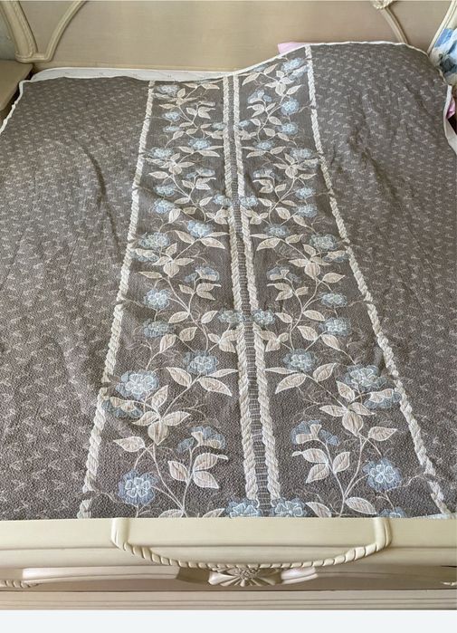 Продам Двухсторонное покрывало