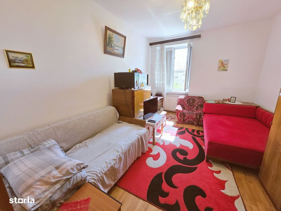 Vanzare apartament 3 camere Su 84 mp Razoare blocurile rusesti etaj 3